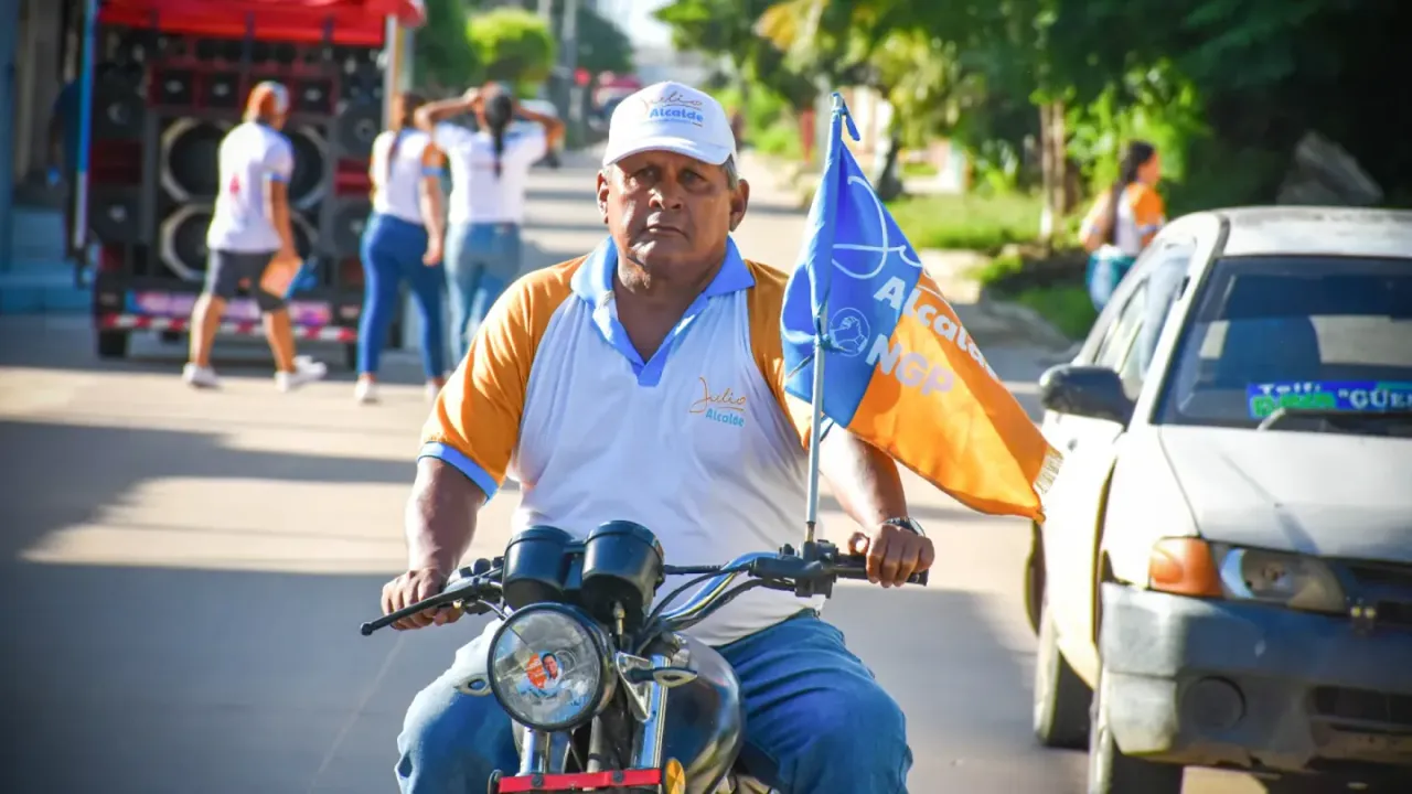 ‘Pancho’ Bonilla da un paso atrás y reconoce a Maribel Salguero como titular del curul de NGP
