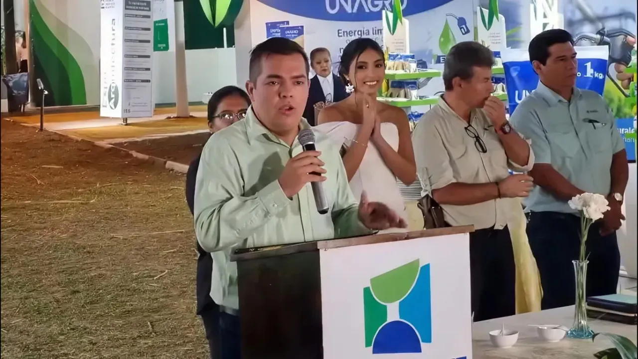 Rodrigo Paz resalta récords lecheros y genética boliviana en Exponorte 2026