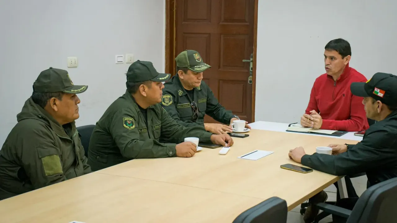 Alcalde se reúne con la Policía, pero sigue sin activar el Consejo de Seguridad