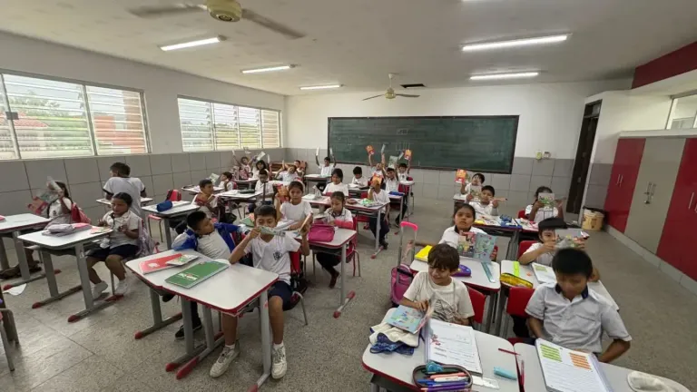 Paro de maestros: ¿Habrá clases este martes en las unidades educativas del país?
