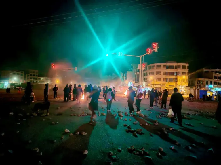 Policía reporta cinco aprehendidos y seis arrestados por hechos vandálicos en El Alto